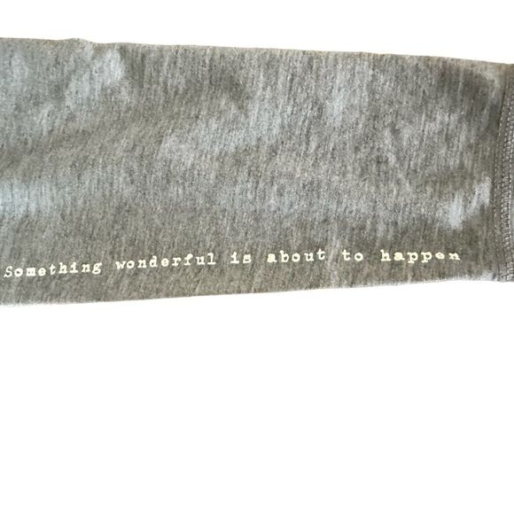 NWT HUE- Women’s Gray Long Sleeve Lounge Tee Top with Graphic Sleeve - Size S - Picture 4 of 5